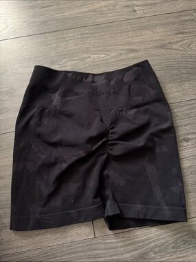 Aurola camo shorts